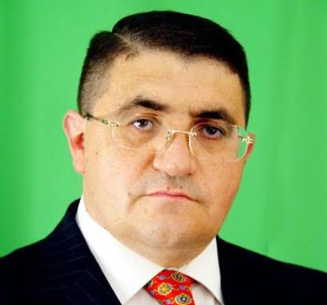 Əməkdar jurnalist Xalid Niyazov alimlik dərəcəsi aldı
