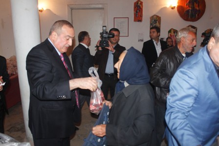 Maştağada 2350 ailəyə qurban payı çatdırılıb 