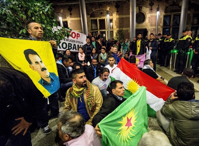 Almaniyada kürdlərlə müsəlmanlar dava saldı, onlarla yaralı var