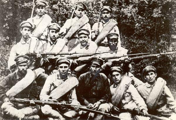 Yarımçıq ömrün yadigarları - Mikayıl Müşfiqin nadir FOTOSU