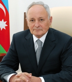 Səhiyyə naziri hamilə qadını xilas etdi