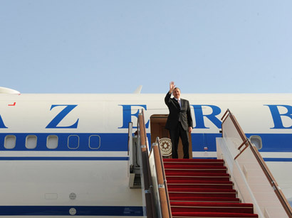 Prezidentin Tacikistan səfəri başa çatdı 
