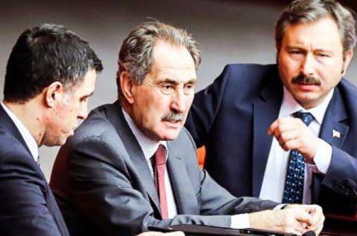 Hakan Şükür keçmiş nazirlə partiya qurur