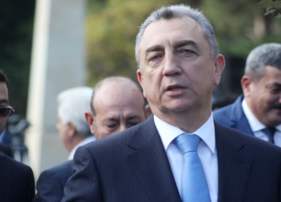 Eldar Əzizov “Karvan”dakı yanğından danışdı: “Sonra da deyirlər ki, qəsdən yandırılıb”