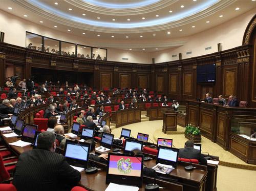 Ermənistan parlamentinin 19 deputatı rəsmi milyonçudur