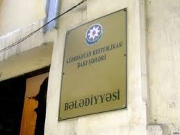 Qaraçuxurda bələdiyyə sakinlərə “borc bildirişləri” paylayır
