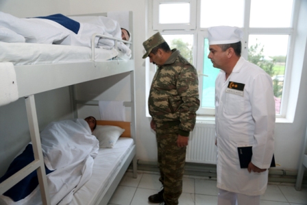 Zakir Həsənov cəbhə xəttindəki döyüşə hazırlığı yoxlayır – FOTOLAR 