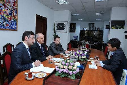 Koreyalı jurnalist Azərbaycan haqqında məqalə hazırlayacaq - FOTO