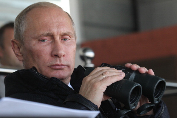Putinin reytinqi Rusiyada aşağı düşüb