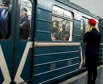Metrodakı “sehrli səsin” sahibi məlum oldu - “Qapılar bağlanır, növbəti stansiya…”