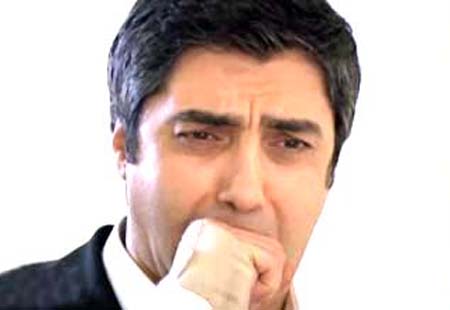 Necati Şaşmaz qəzaya düşdü, çənəsi sındı