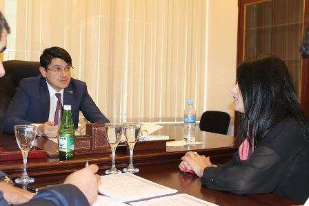 Fuad Muradov seçiciləri Milli Məclisdə qəbul edib - FOTO