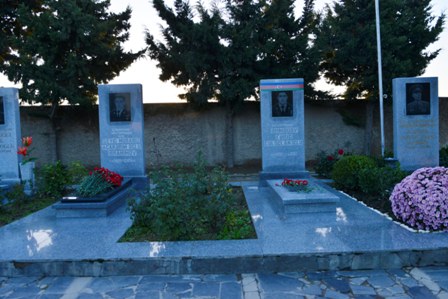Tələbələr Mübariz İbrahimovun məzarını ziyarət edib - FOTO