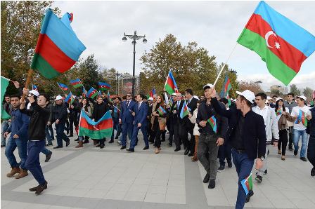Təhsil Nazirliyinin təşkilatçılığı ilə “Bayraq yürüşü” keçirilib - FOTOLAR