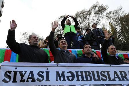 Milli Şura mitinq keçirir - FOTOLAR