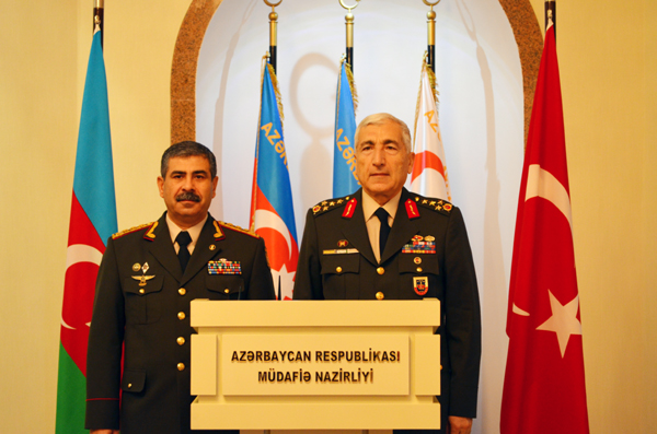 Zakir Həsənov Türkiyənin Jandarma Baş Komandanına Qarabağdakı təhlükədən danışdı