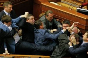 Erməni deputatlar dalaşdı - FOTO