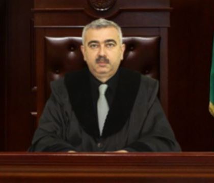 Prezident məhkəmə hakimini vaxtından əvvəl işdən kənarlaşdırdı