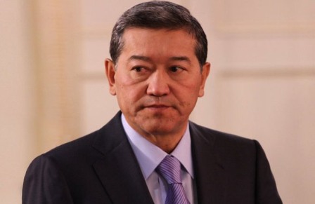 Keçmiş baş nazir ev dustağı edildi