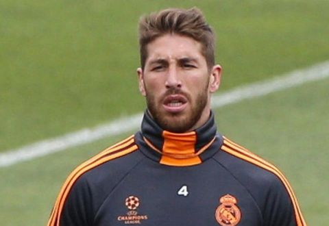 Tanınmış futbolçu 28 yaşında orta məktəbi bitirdi