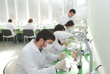 Tibb Universitetinin 8000-dən çox tələbəsi olan ilk klinikası 