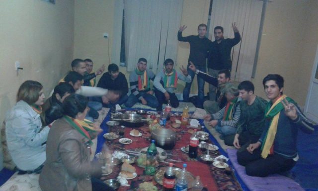 "Ay uşaq, gedin o yanda oynayın!"