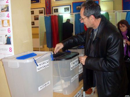 Partiyaların bələdiyyə üzvlüyünə neçə namizədi qeydə alınıb? - SİYAHI
