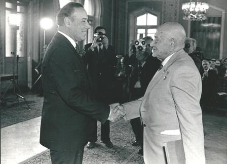 “Şeiri ürəklərə yazılan mənəm” - Adi dəmirçi oğlundan görkəmli şairliyə çatan yol...