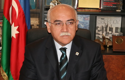 İsa Qəmbər Müsavatdakı otağını yeni başqana verməyib 