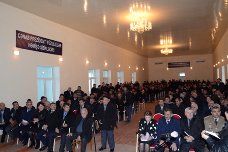 İcra başçısı qəbul keçirdi, məmurlar sakinlərə hesabat verdi