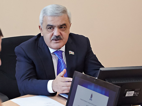 Rövnəq Abdullayev «Qazprombank”la 420 milyon dollarlıq kredit sənədi imzaladı