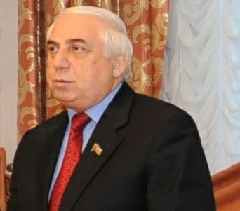  Deputat gənc seçicilərlə görüşdü