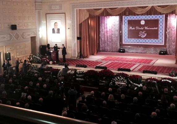 Nazir “Şərəf” ordenini Şirməmməd Hüseynova təqdim etdi - FOTO