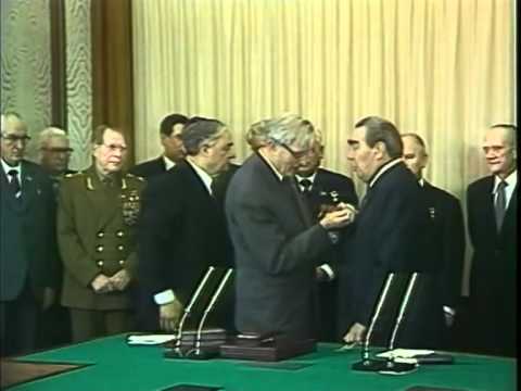 Brejnevin mükafatları - Siyahıda təkcə “Qəhrəman Ana” yoxdur 