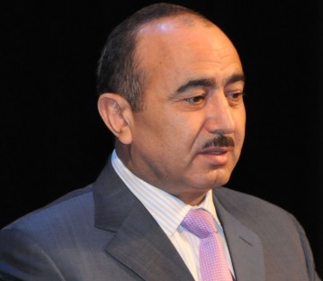 Əli Həsənov: “Qırmızı xəttə Azərbaycan deyil, Azərbaycanı ittiham edənlər yaxınlaşır”
