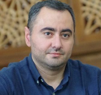 Həbs edilən ilahiyyatçıya QMİ-də vəzifə verilibmiş 