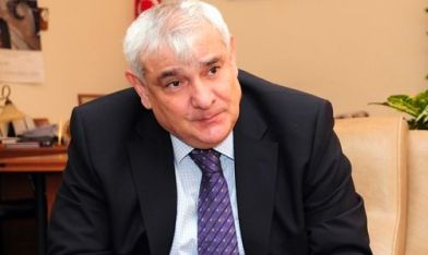 Kamal Abdulla şikayətləndi: .. “Necə qocalırmışıq?!”