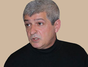 Anar hamının tanıdığı yoldan özünə sarı dönür 