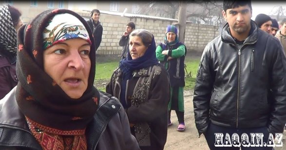 Qubada problem: Sakinlər yolu bağlayıblar