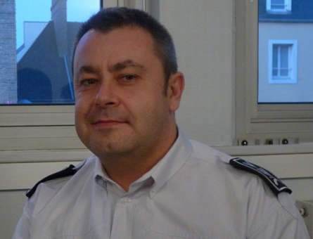 Fransada qətliamı araşdıran komissar ölü tapıldı