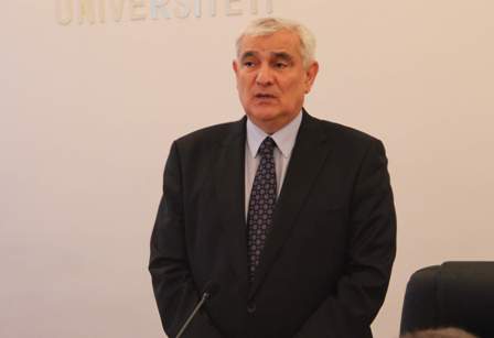 Kamal Abdullayev “Kitabi-Dədə Qorqud”la bağlı müşavirə keçirdi
