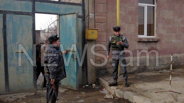 Bütün Ermənistan bu rus əsgərini axtarır - FOTOLAR