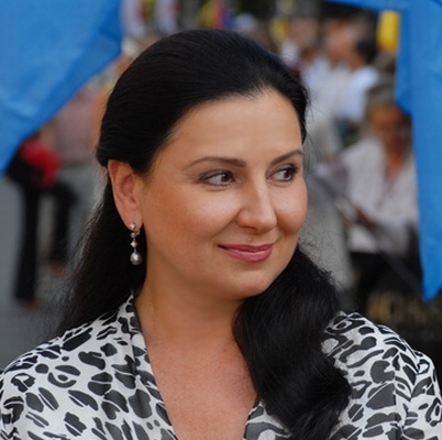 Deputata siyasi fahişə dedilər 