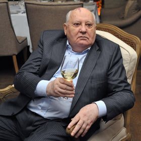 Qorbaçov Putini müdafiə etdi: “Görəsən, avropalılar öz başlarını itiriblər?”