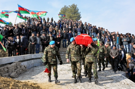 Şəhid əsgər Eşqin Allahverdiyev dəfn olunub - FOTOLAR