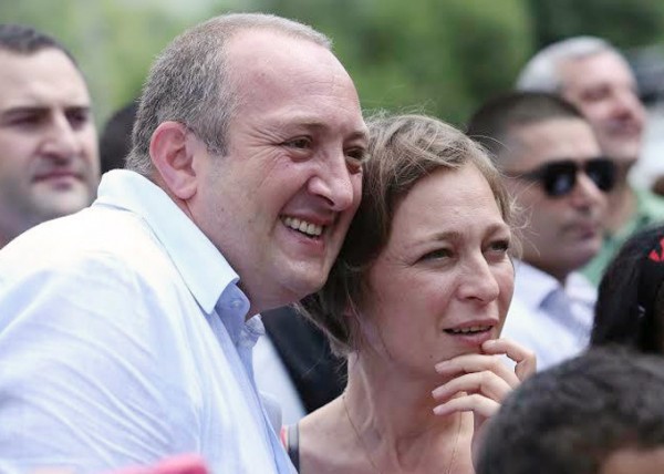 Gürcüstan prezidenti ata oldu