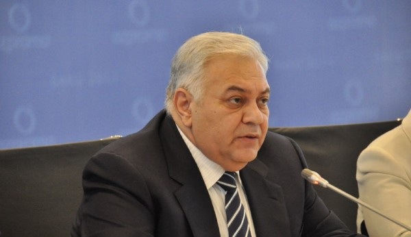 Oqtay Əsədov: “Niyə bizə məsləhət edirlər ki, sanksiya olmaz”