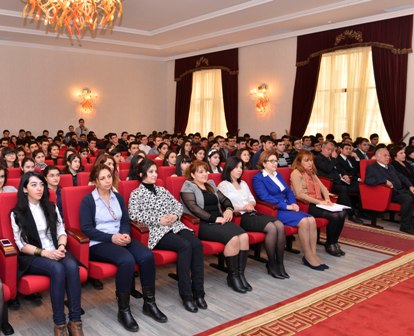 Bakı Ali Neft Məktəbi tələbələri mükafatlandırdı