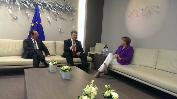 Merkel və Ollandın Poroşenko ilə “tet-a-tet” görüşü başladı