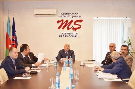 Mətbuat Şurasında şikayətlərə baxılıb